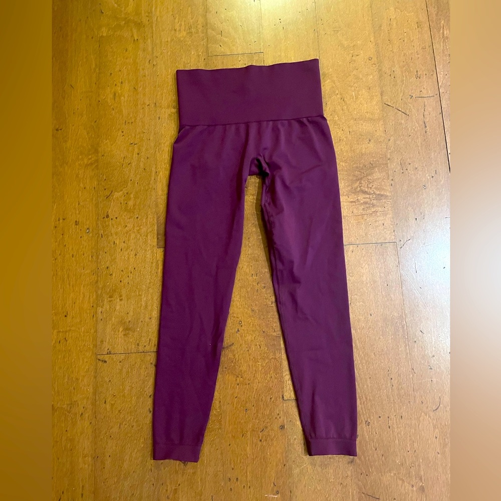 KNIX good to go seamless legging-size medium.  New without tags.